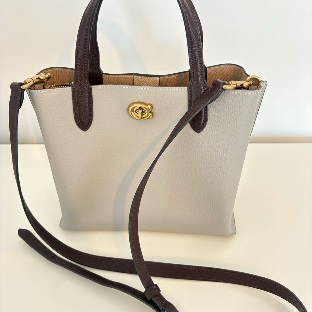 Coach Willow 24 Ivory and Chocolate Tote Bag Like New